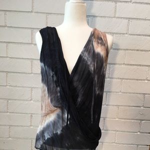 Sleeveless loose drip tie-dye style top